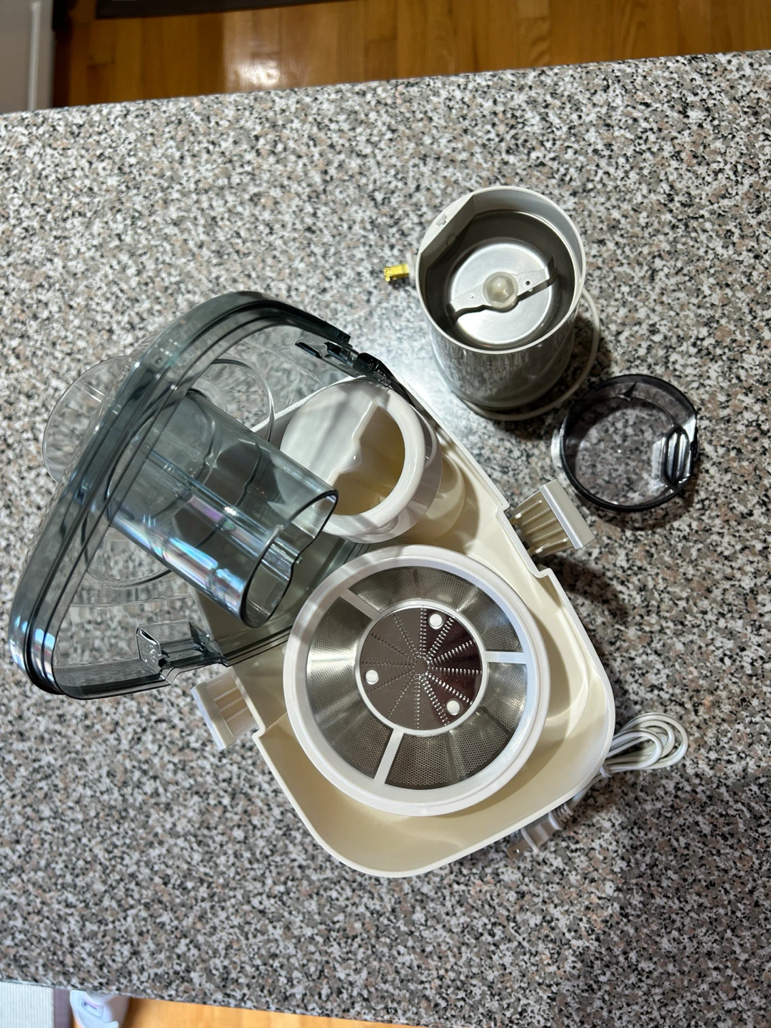 Proctor Silex Juice Extractor and Braun Grinder - photo 2