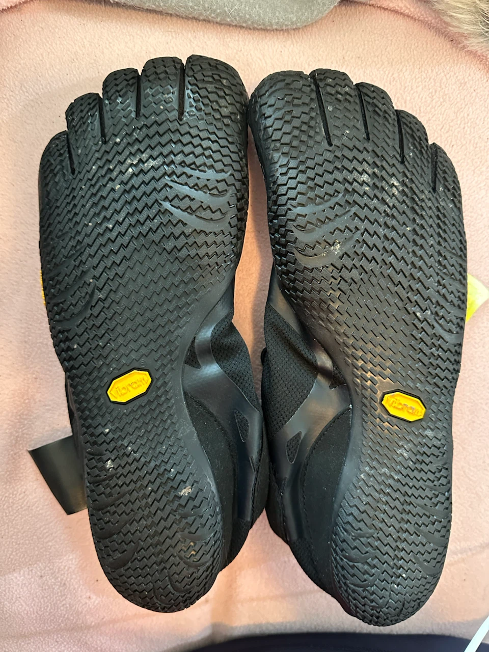 Vibram FiveFingers Black Training/Water Shoes - photo 2