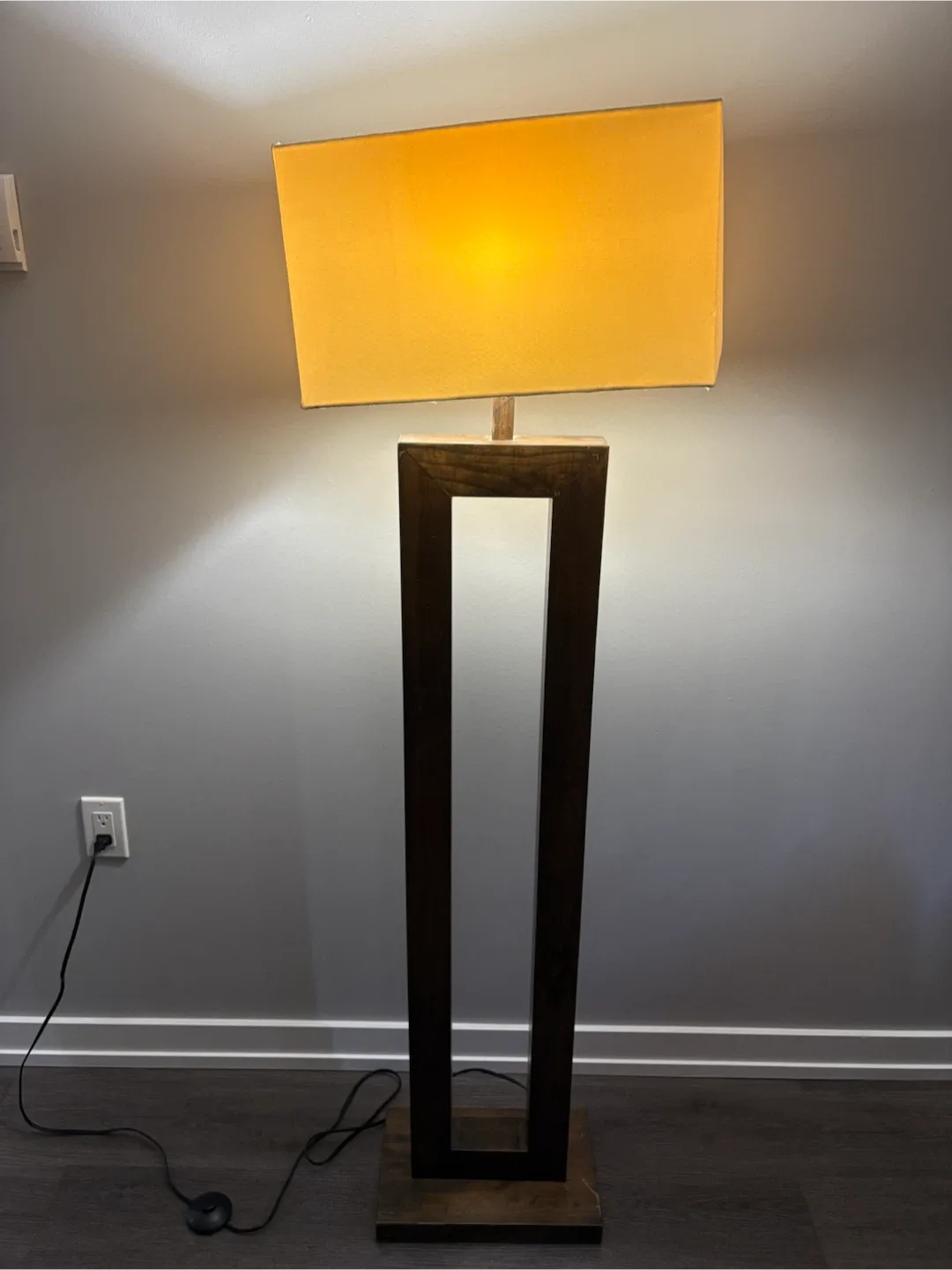 Wooden floor lamp - photo 2