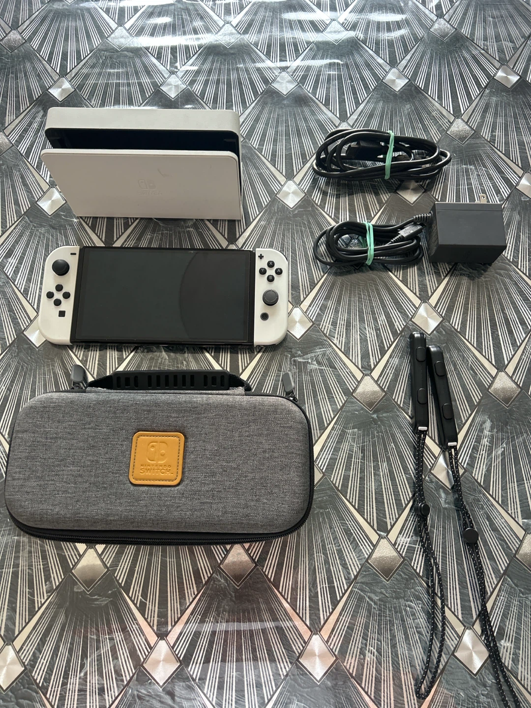 Nintendo Switch OLED White - photo 3