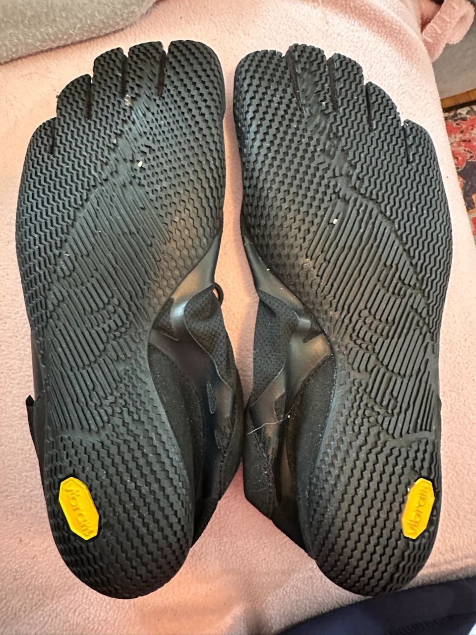 Vibram FiveFingers Black Training/Water Shoes - photo 3