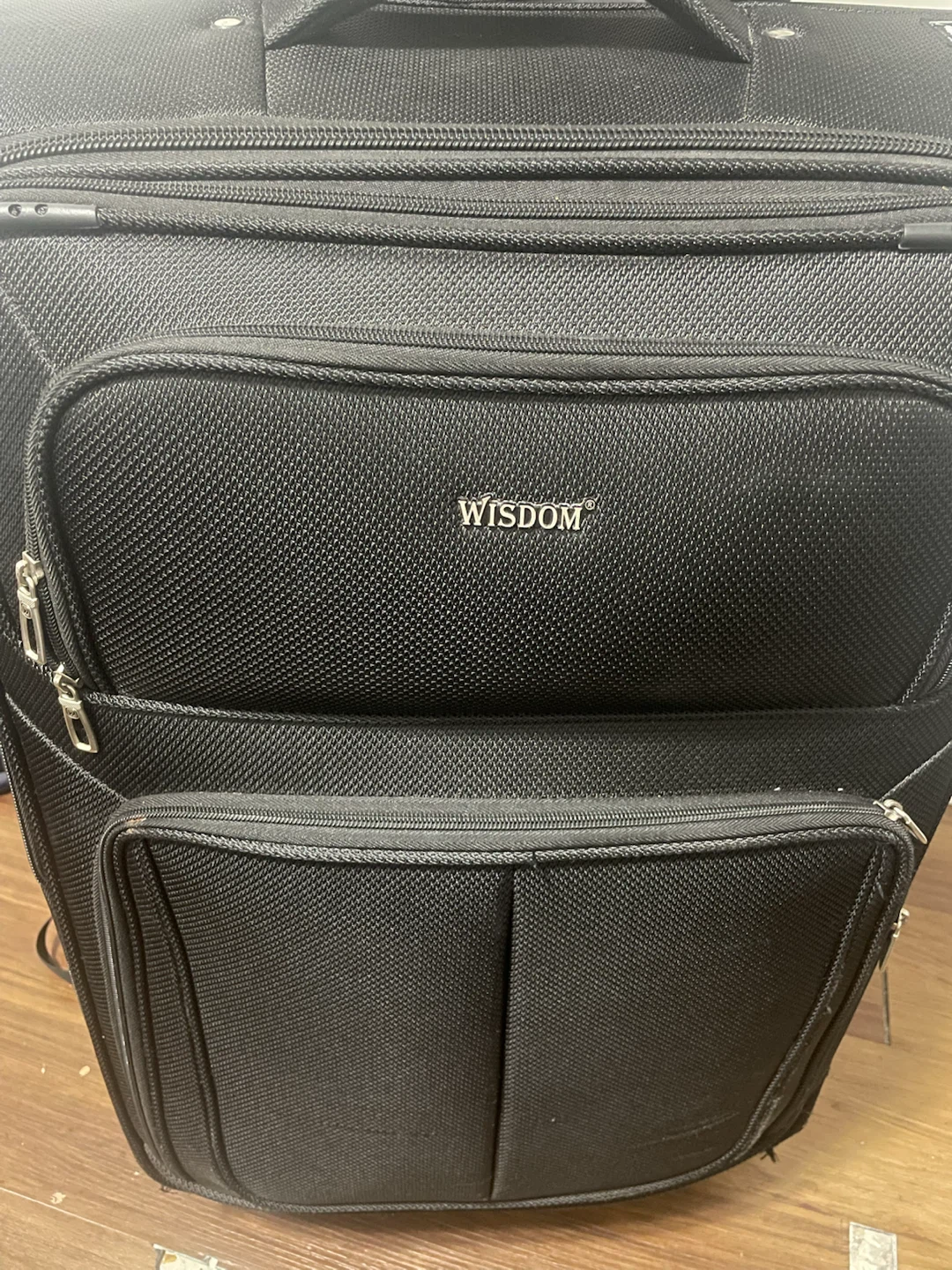 Wisdom Black Rolling Suitcase