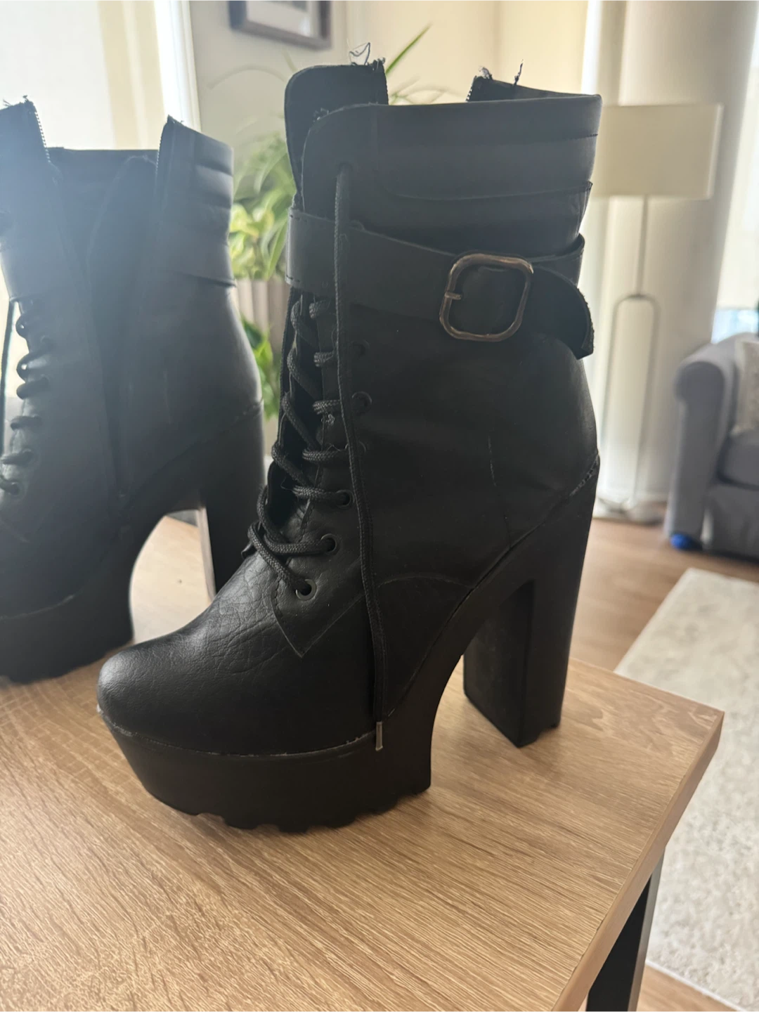 Black Platform Heeled Boots - photo 3