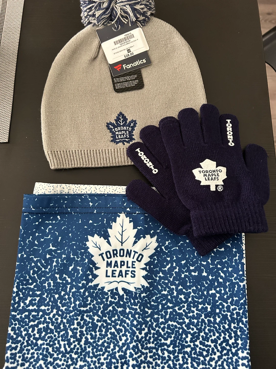 Toronto Maple Leafs Beanie, Gloves & Neck Gaiter Set