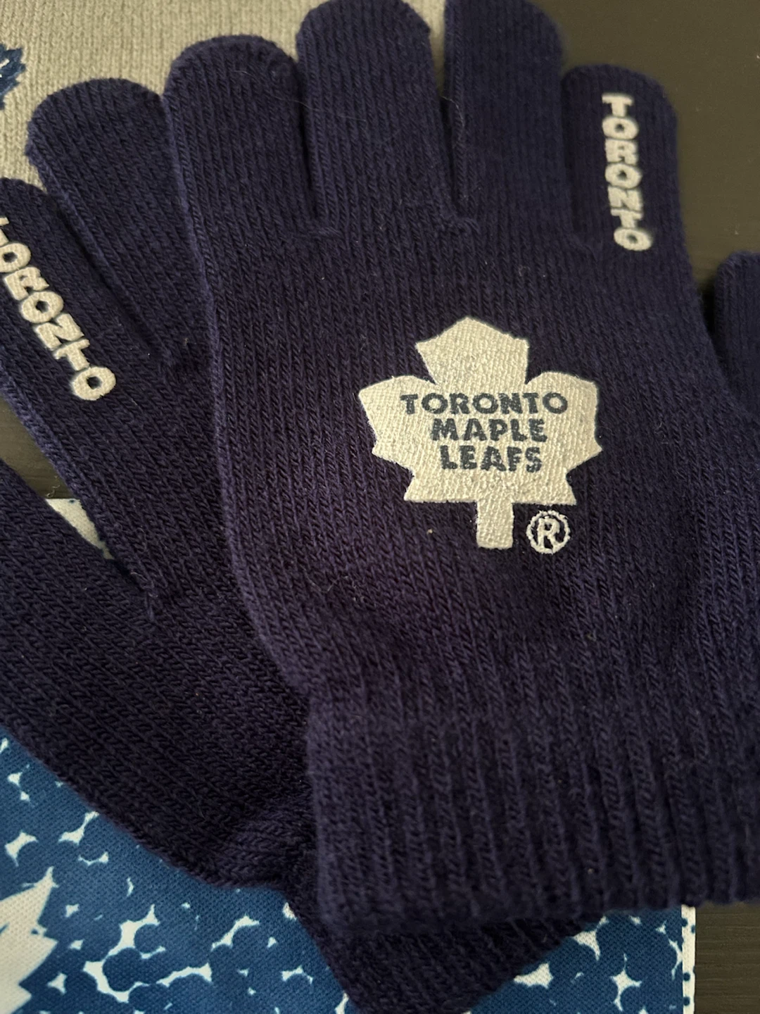 Toronto Maple Leafs Beanie, Gloves & Neck Gaiter Set - photo 2