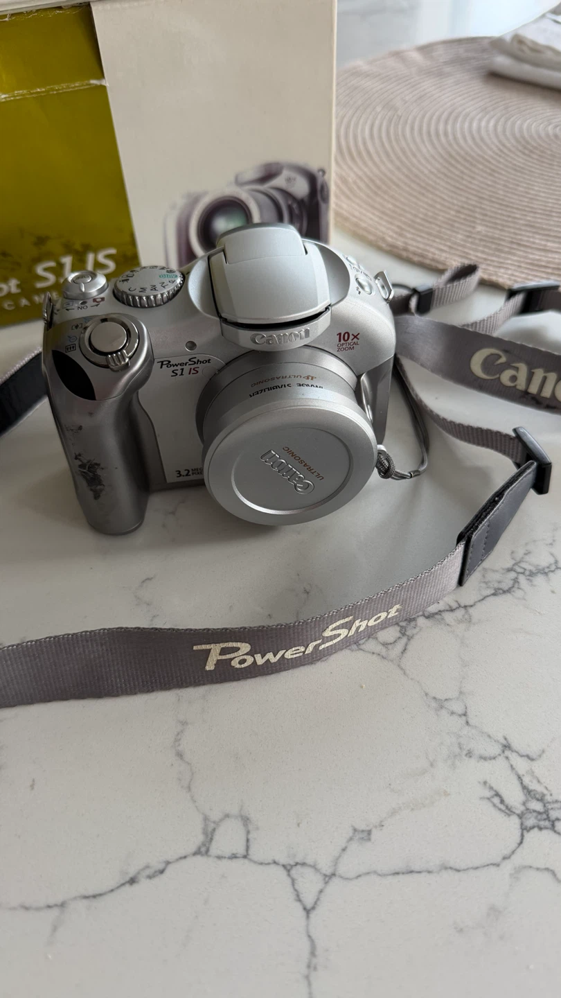 Canon PowerShot S1 IS Digital Camera