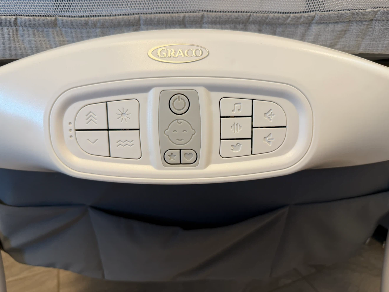 Graco Sense2Snooze Smart Bassinet – Like New - photo 3