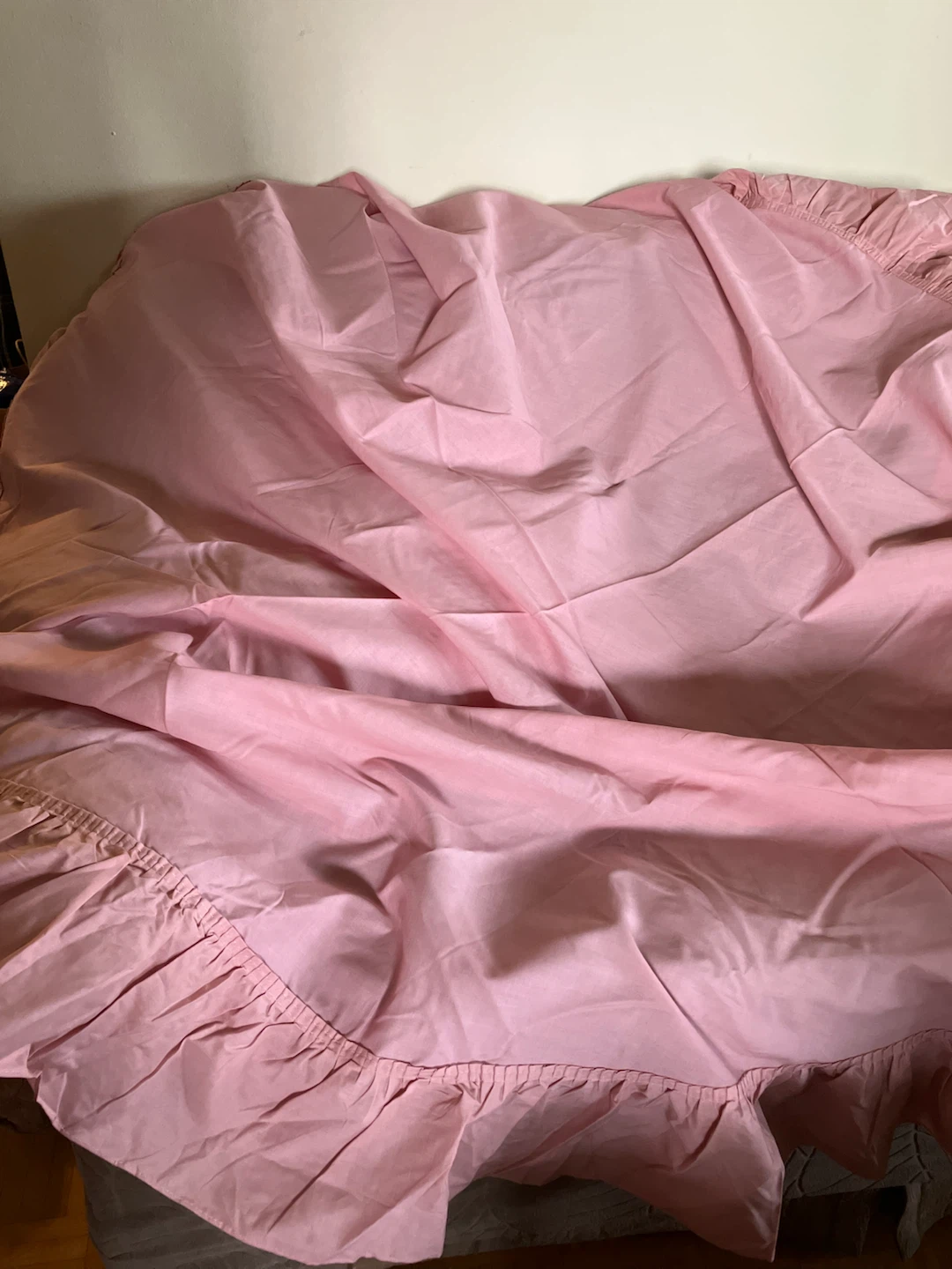 Pink Ruffled Fabric Table Cloth-72” Diameter - photo 2
