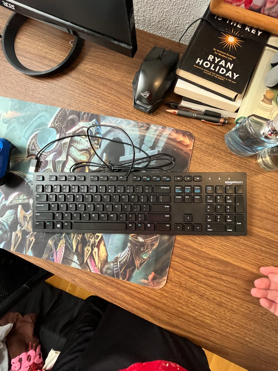Amazon Basics Full-Size Keyboard