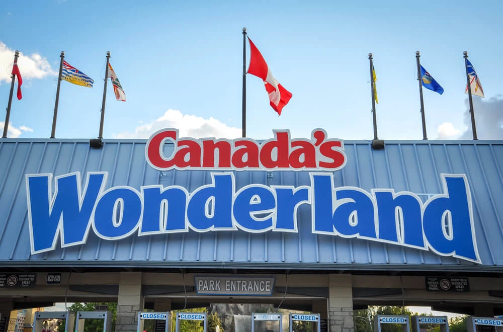 Canada's Wonderland tickets with parking and all day drinks