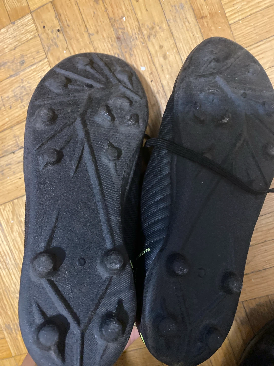 Soccer shoes - photo 3