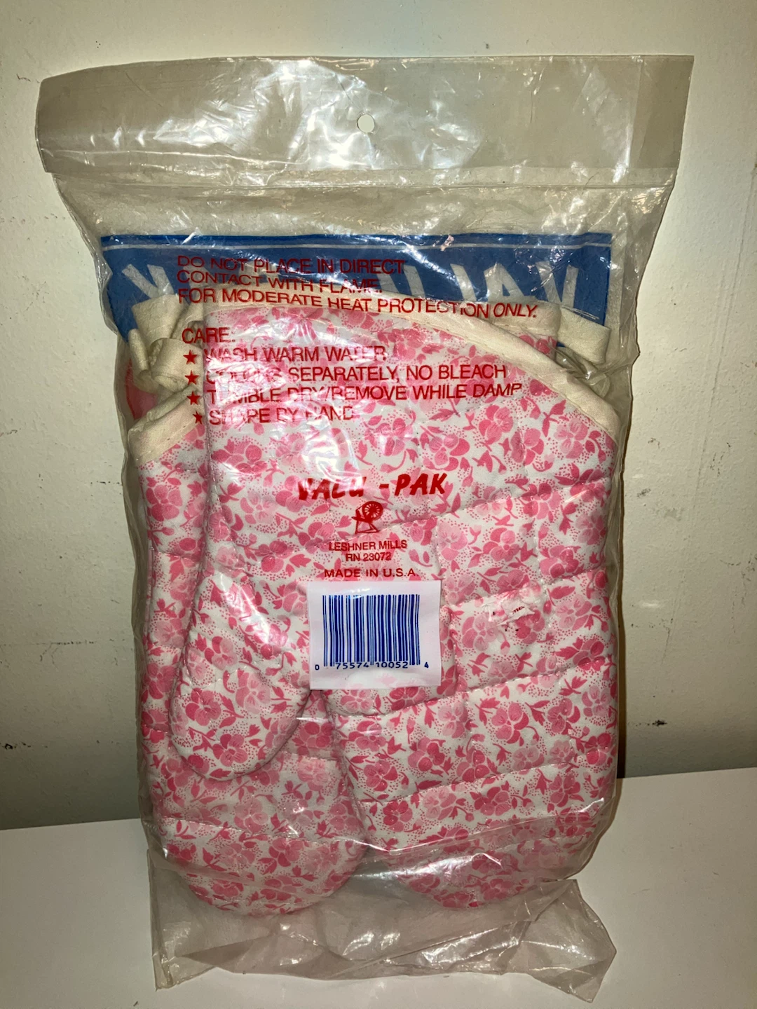 Sealed-Valu-Pak 4-Piece Oven Mitt and Potholder Set - photo 2