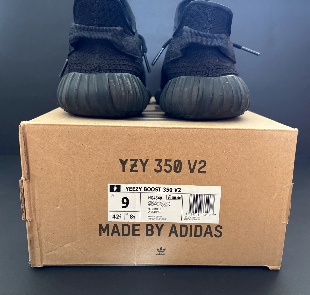 Yeezy 350 V2 Onyx Size 9 - photo 2