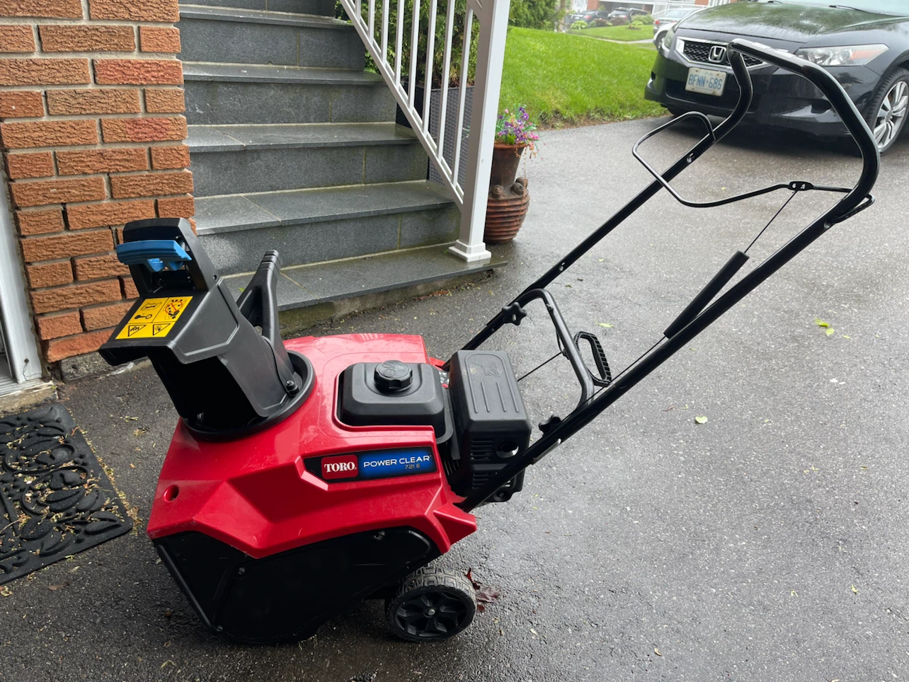 Toro Power Clear Snowblower 721 E