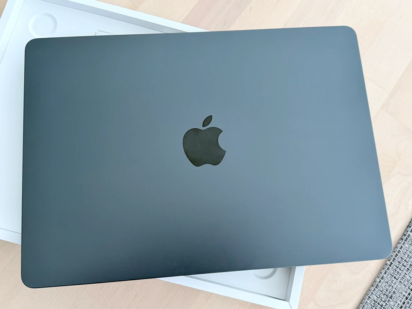MacBook Air M2 (Rare 24GB RAM / 512GB SSD) - Mint Condition