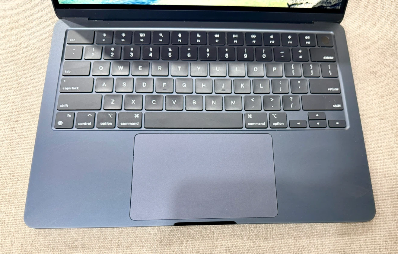 MacBook Air M2 Midnight 256GB SSD and 8GB RAM - photo 4