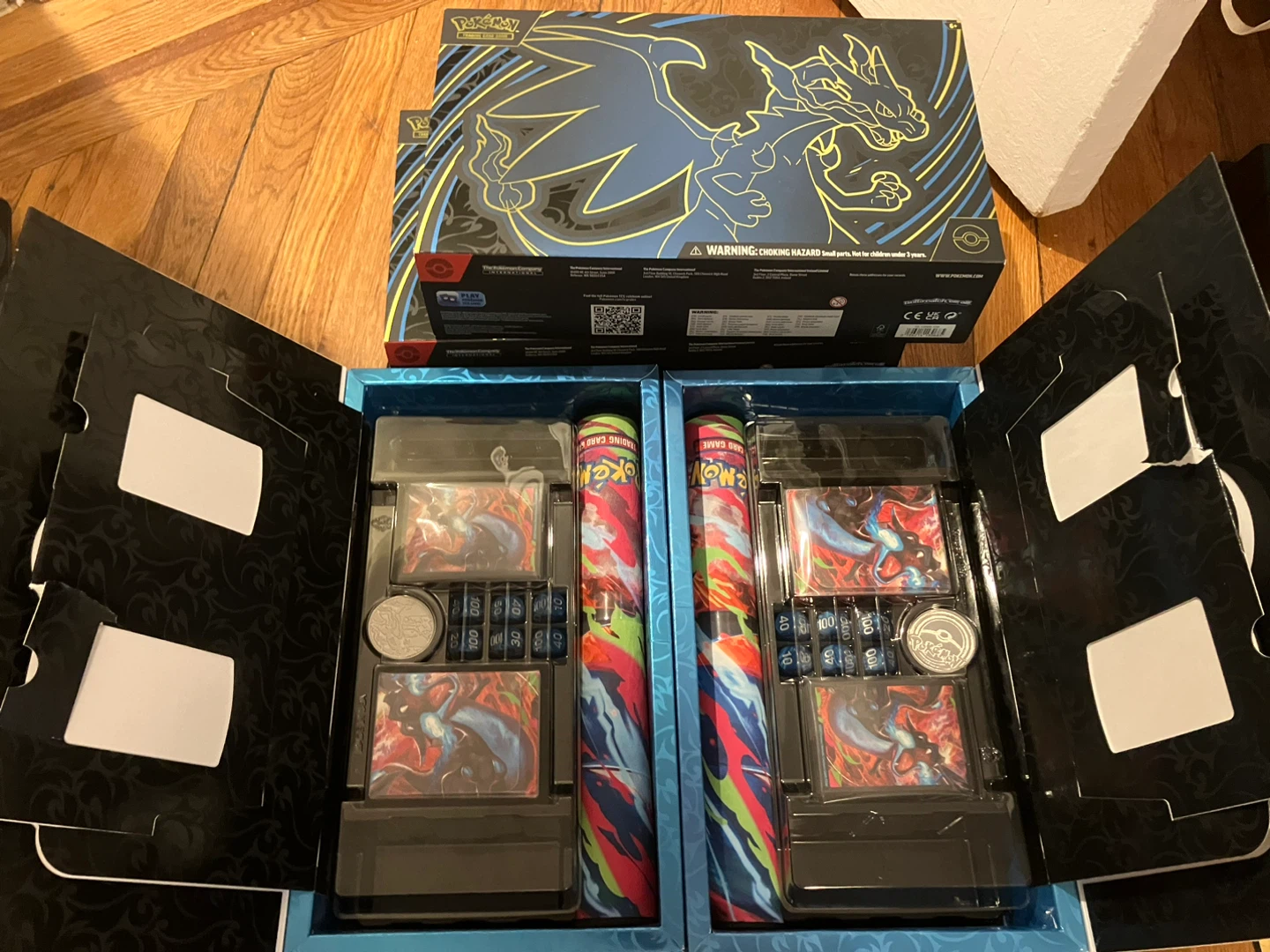 Pokemon Mega Charizard X EX Ultra-Premium Collection Box