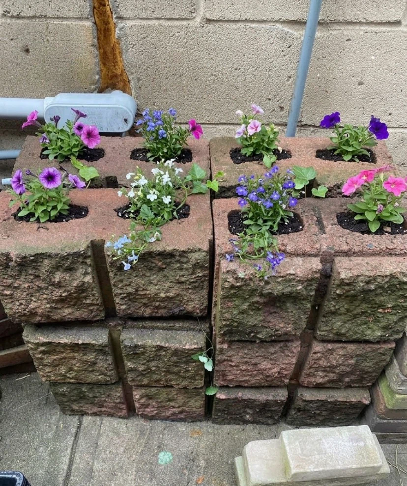 Free retaining Concrete Blocks for Landscaping or Planters