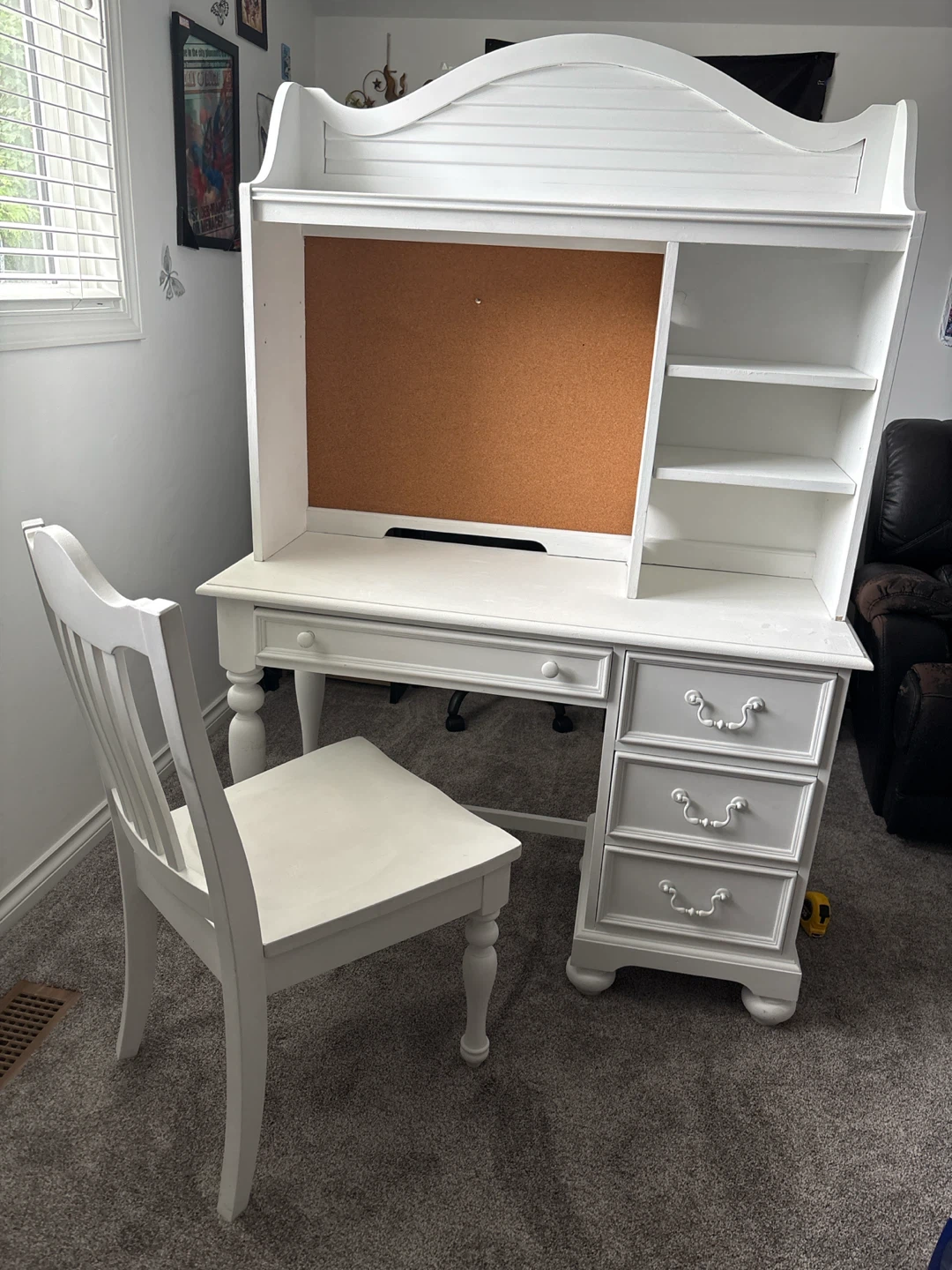 White Kid's Desk with Hutch and Chair