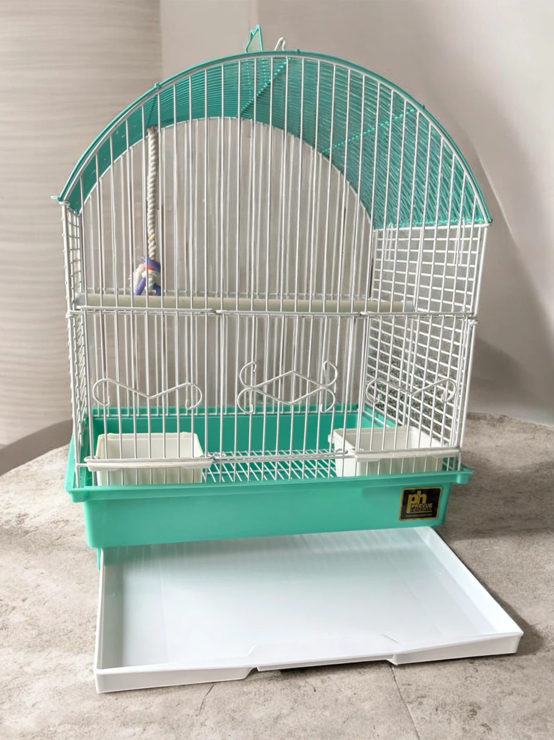 Prevue Hendryx Bird Cage with Perch and Toys - photo 4