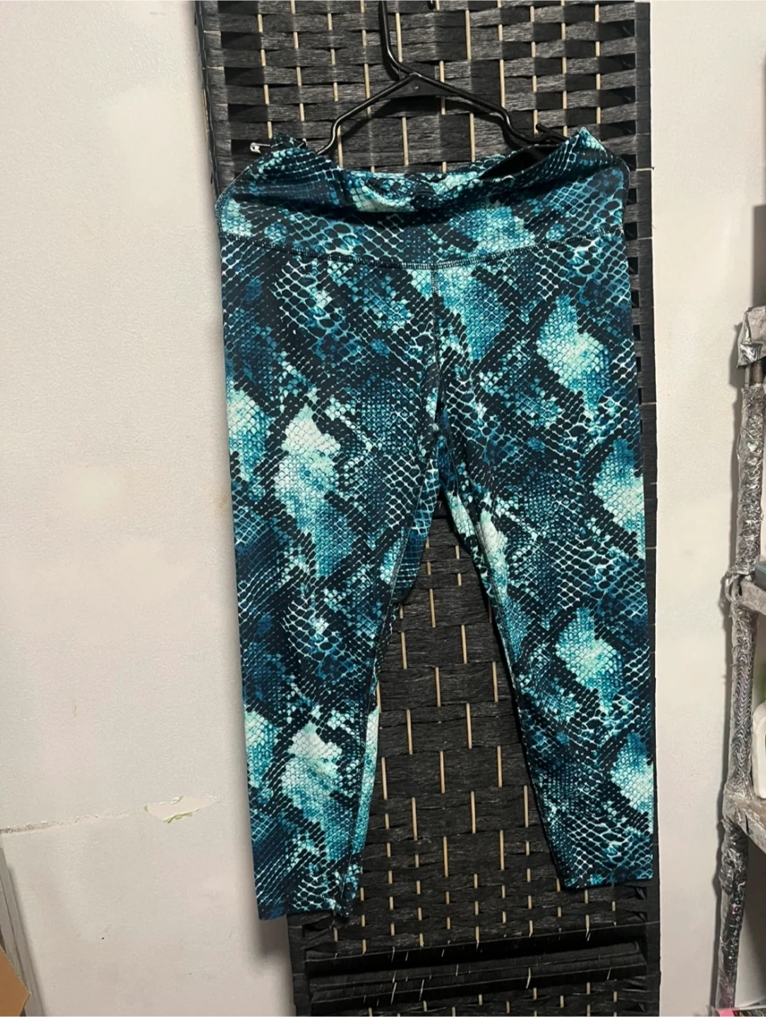 Women's Teal Snake Print Leggings size M xersion - photo 2