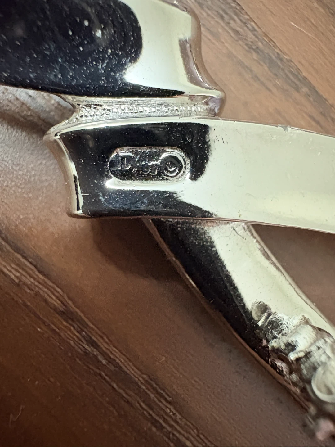 Dior Silver Tone Ribbon Brooch - photo 3