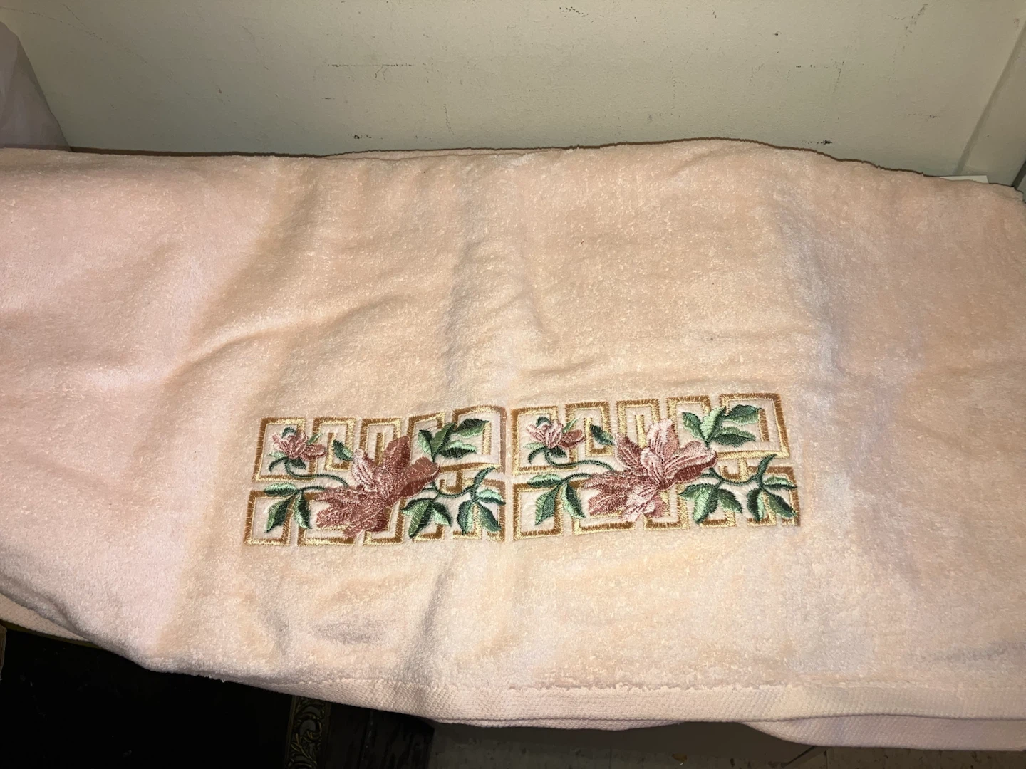 New-Vintage Avanti Cotton Towel-49”x25”