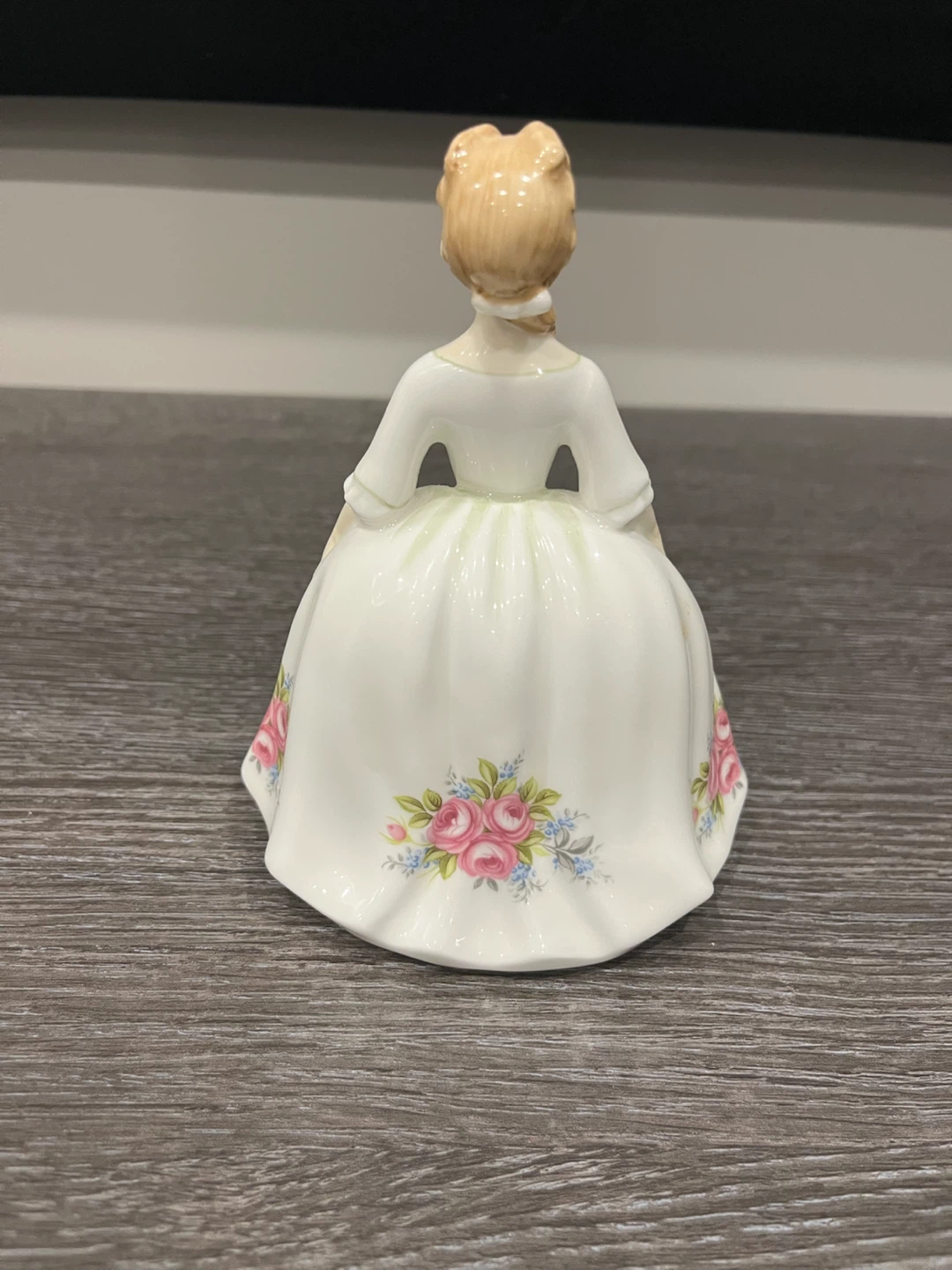ROYAL DOULTON Figurine Tranquillity HN 3747 Peggy Davies 1995 - photo 2