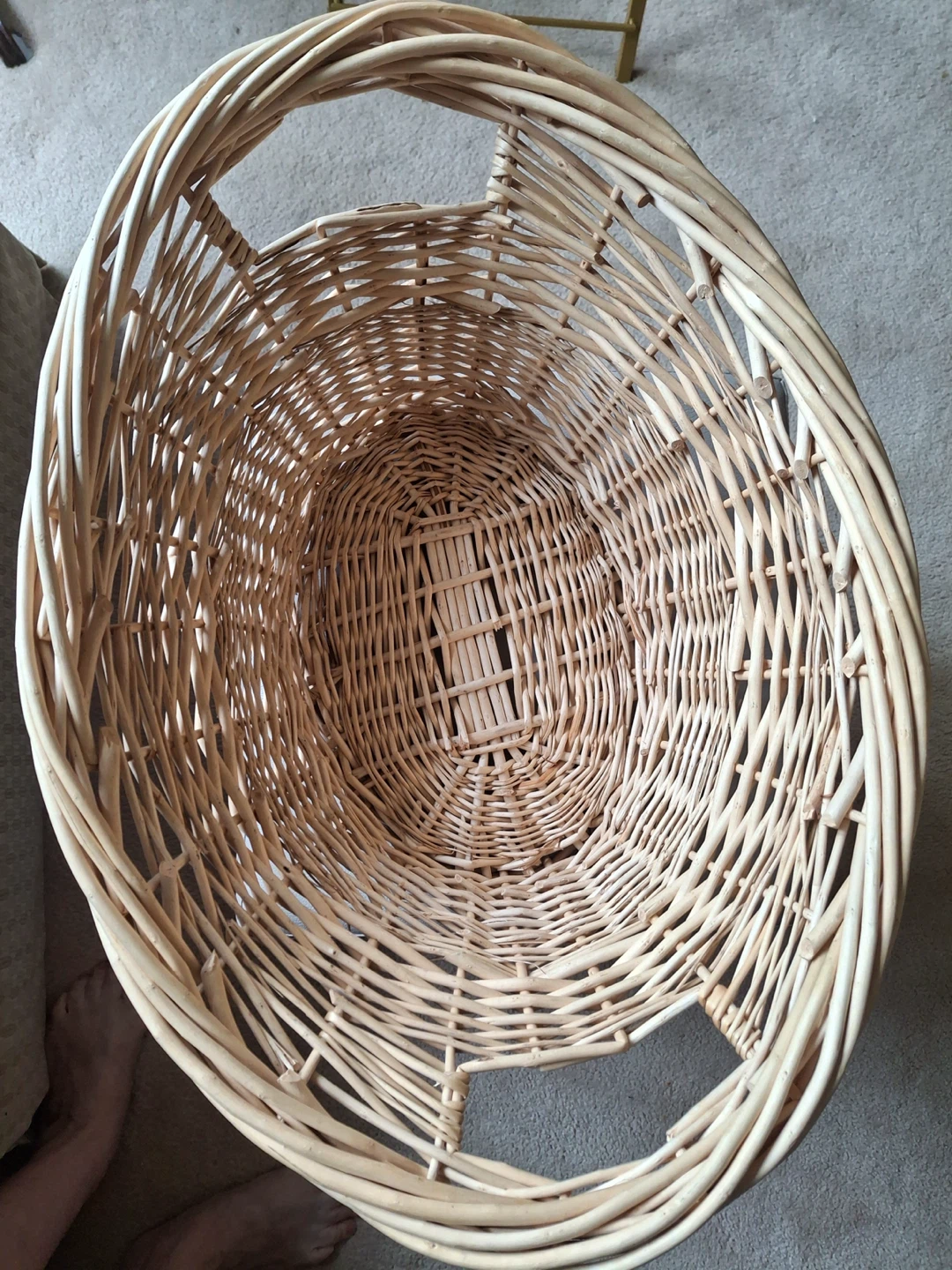 Wicker basket with handles - photo 4