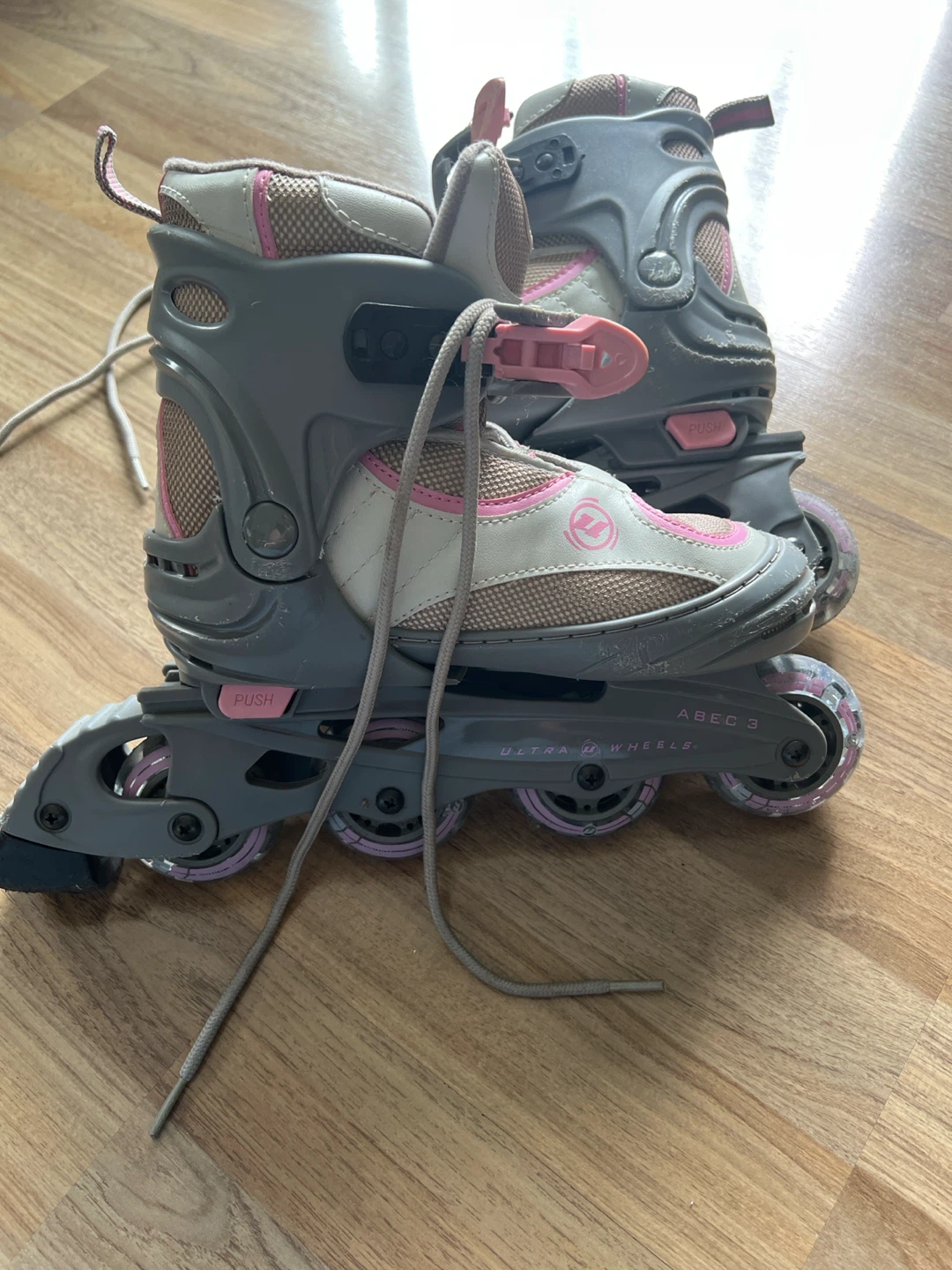 Kids adjustable rollerblades