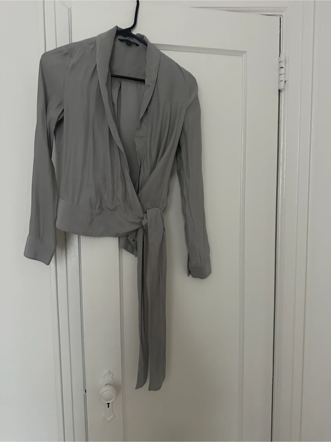J Brand 100% silk Gray Wrap Blouse XS - photo 2
