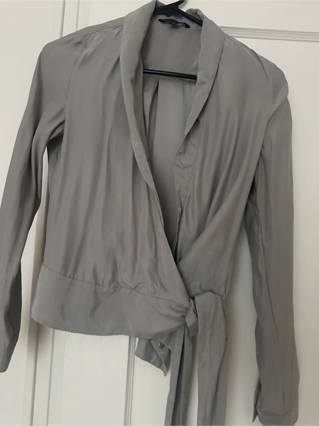 J Brand 100% silk Gray Wrap Blouse XS - photo 5