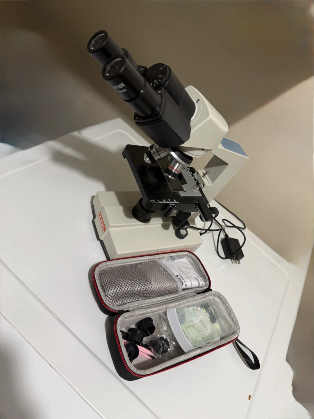VEVOR Microscope with Carrying Case