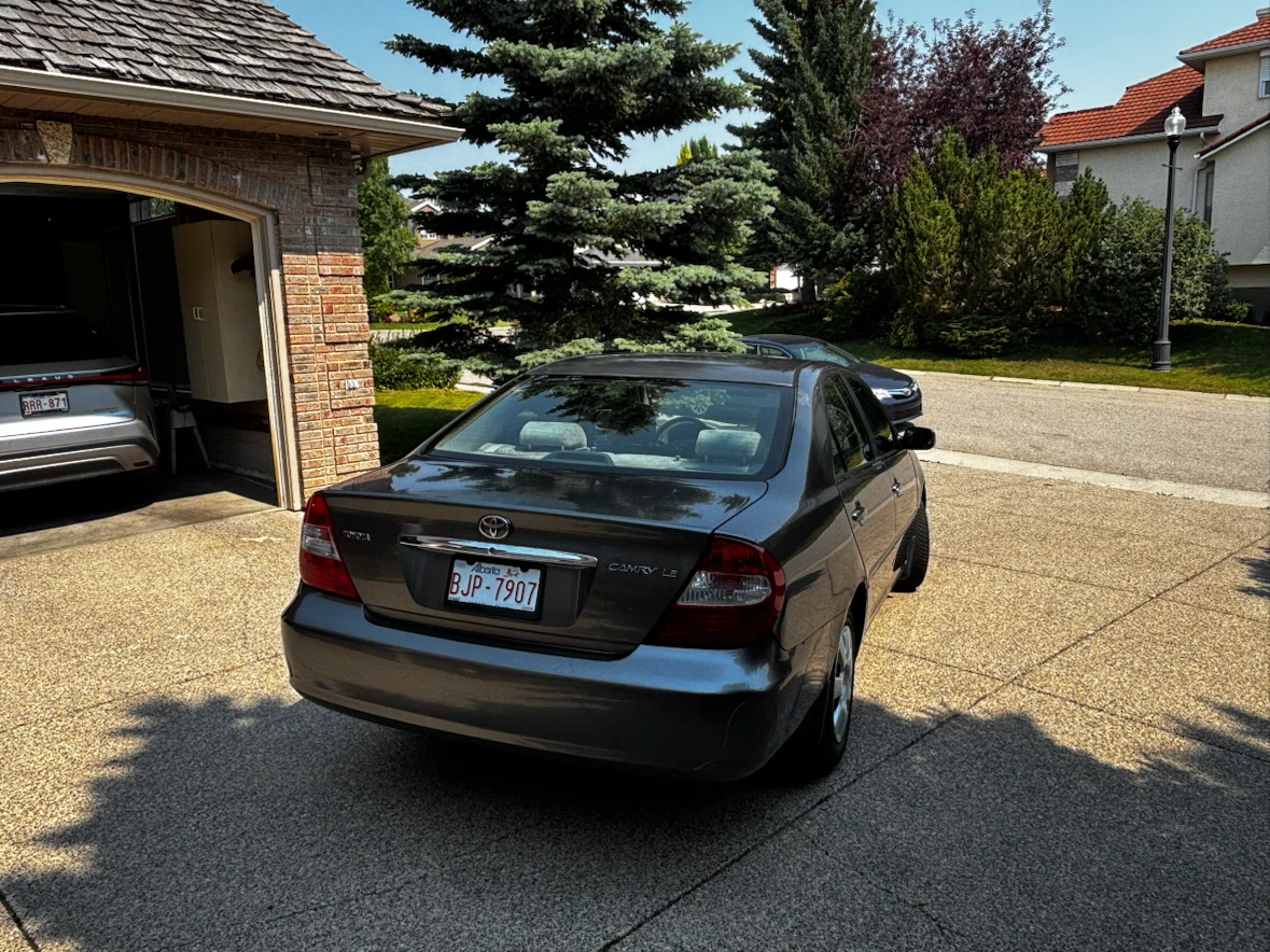 2004 Toyota Camry LE Sedan - photo 5