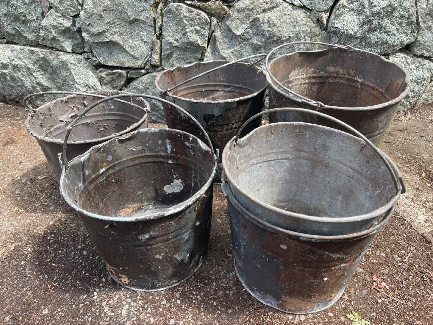 6 Vintage metal buckets