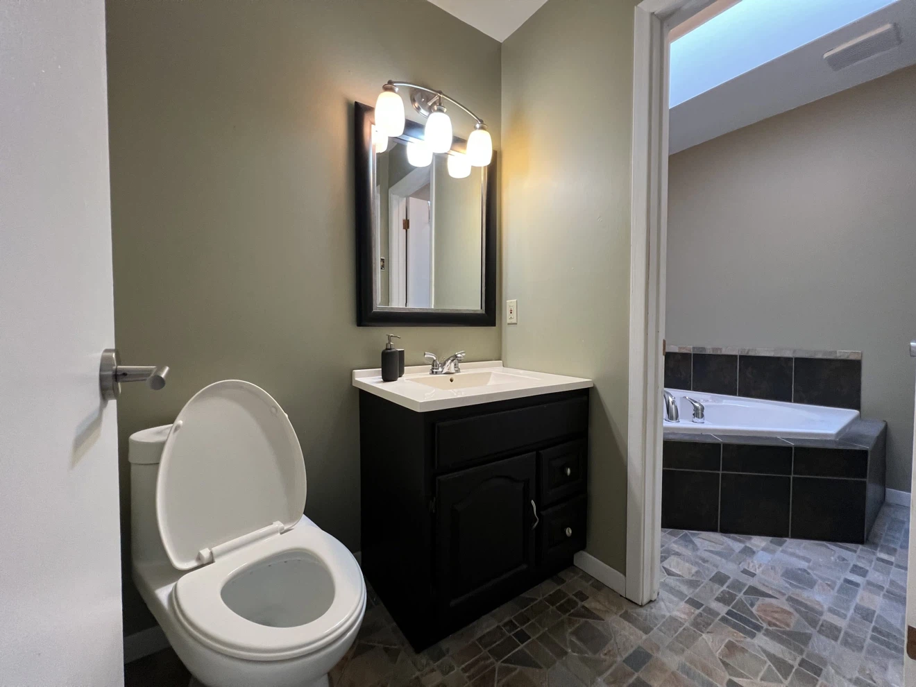 Modern Bathroom Renovation Vanity with Sink and Faucet - photo 5