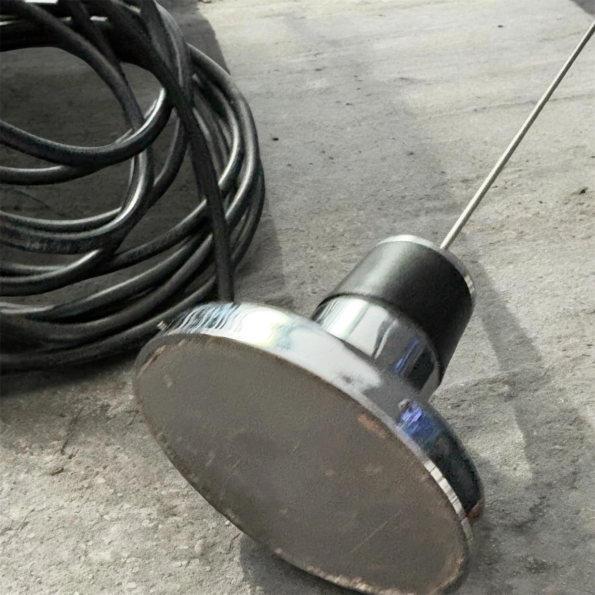 PCTEL Magnetic Mount Antenna - photo 2