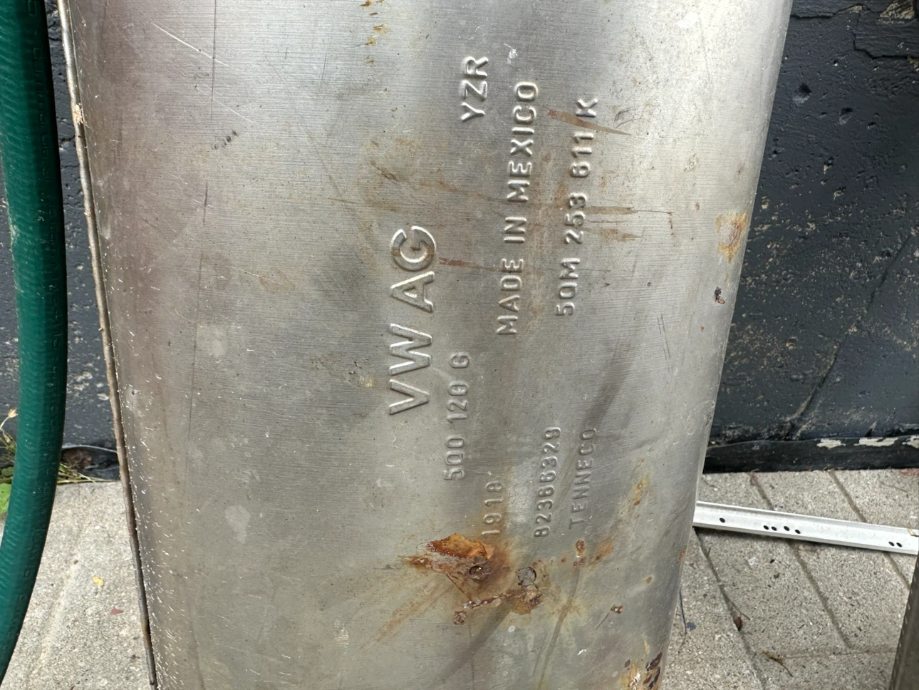 OEM Volkswagen New Beetle Rear Muffler – VW AG 50M 253 611 K - photo 2