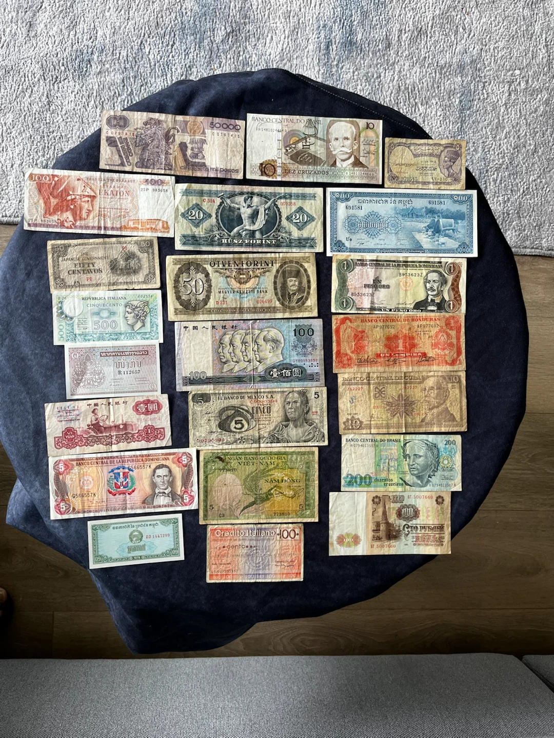 Collection of International Banknotes - photo 4