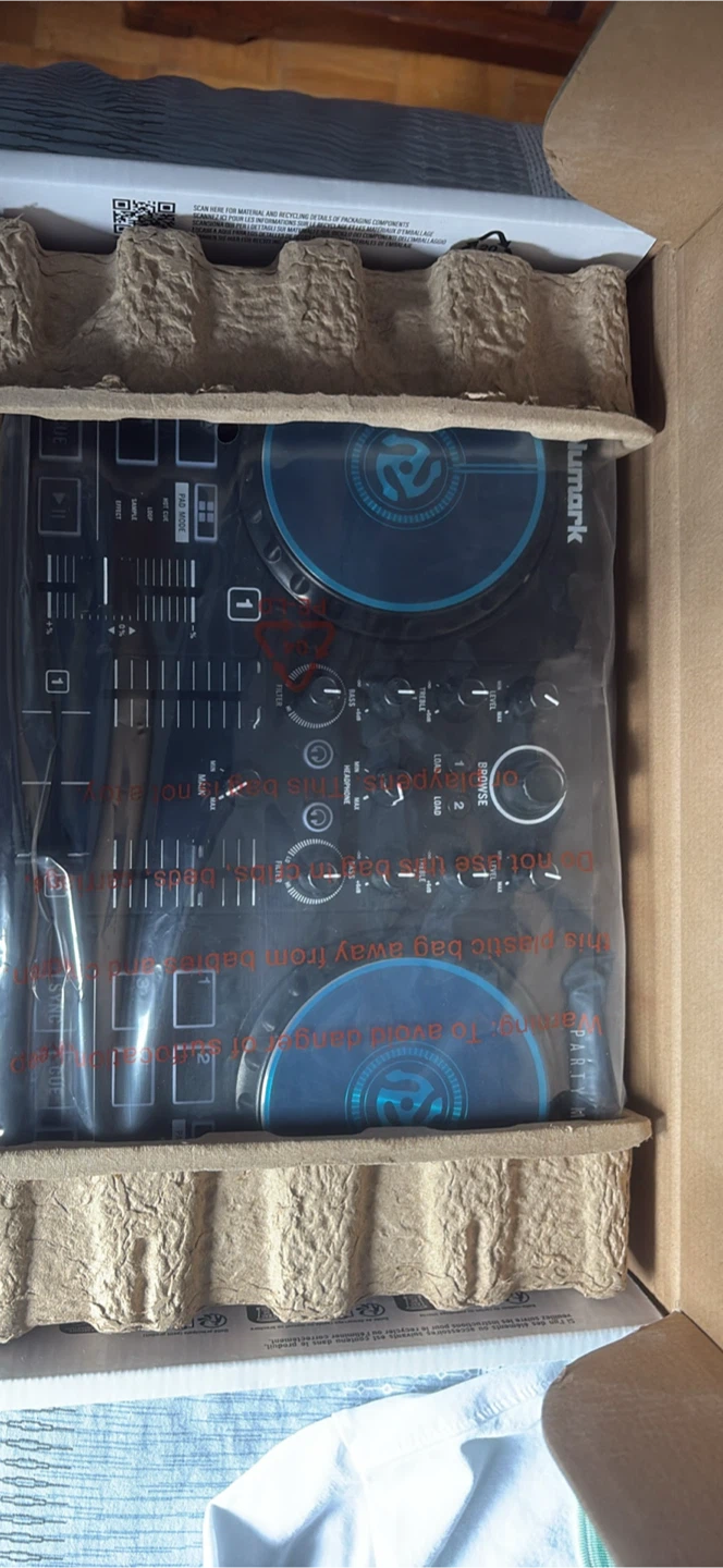 Numark Party Mix DJ Controller with Built-in Light Show - photo 2