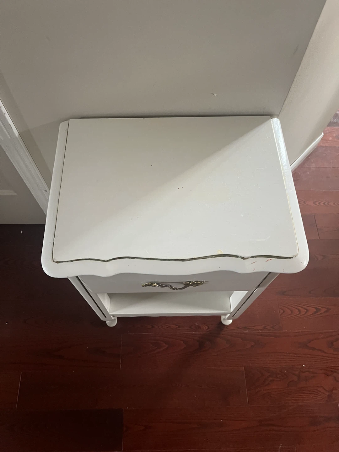 White Vintage Nightstand with Drawer - photo 3