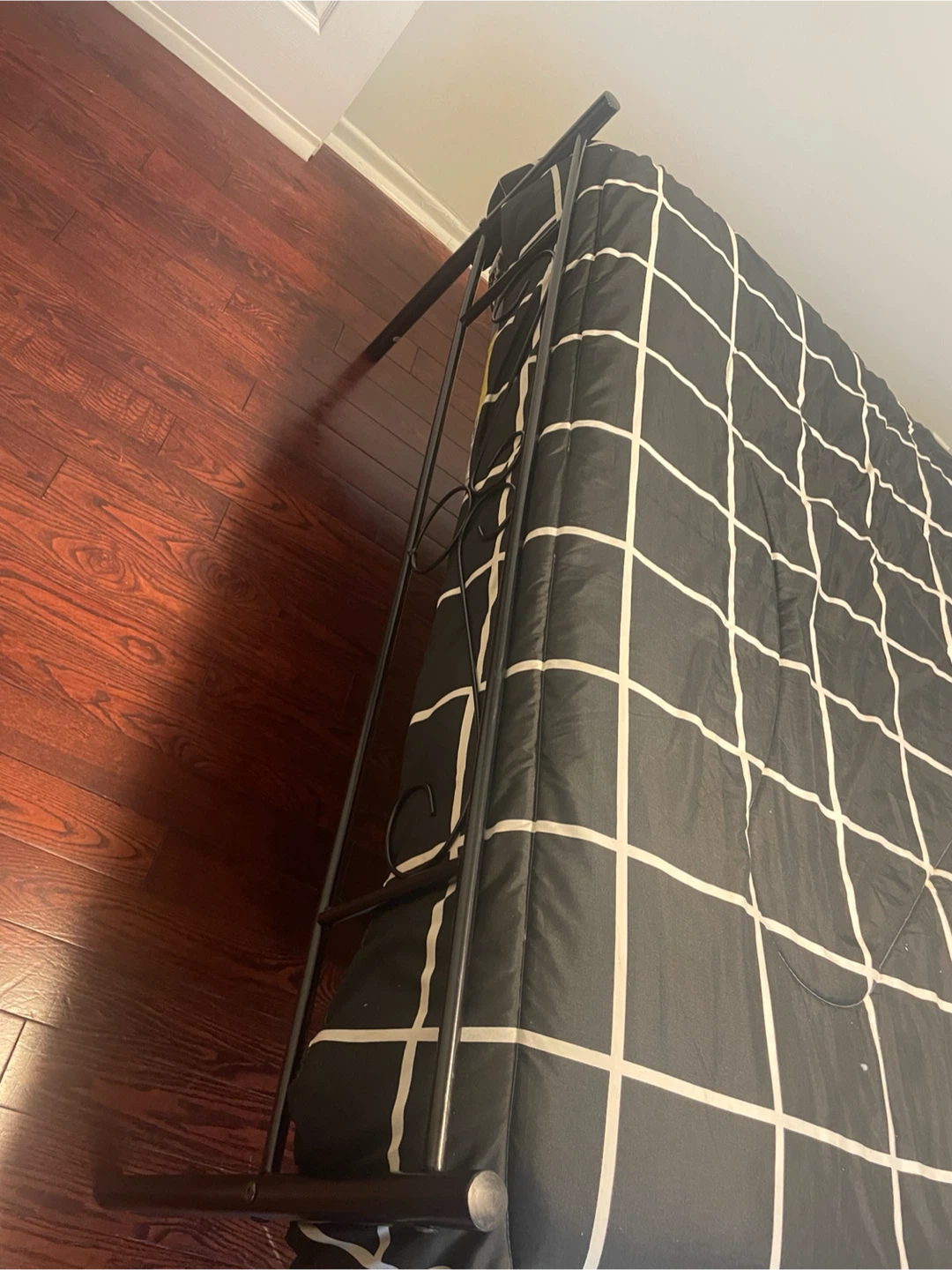 Metal bed frame and full size mattress - photo 2