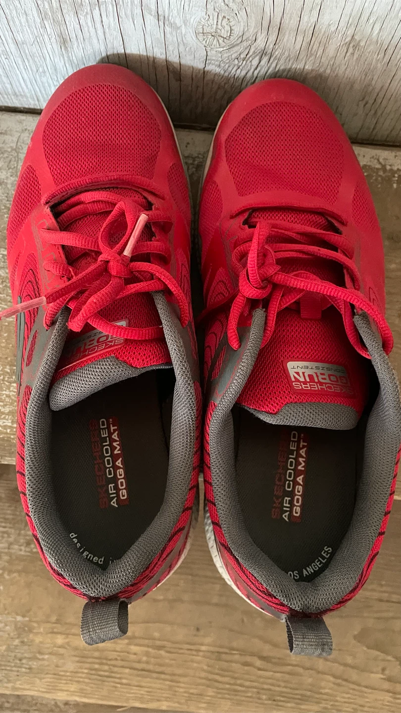 Men’s Skechers Shoes ( Size: 9.5)