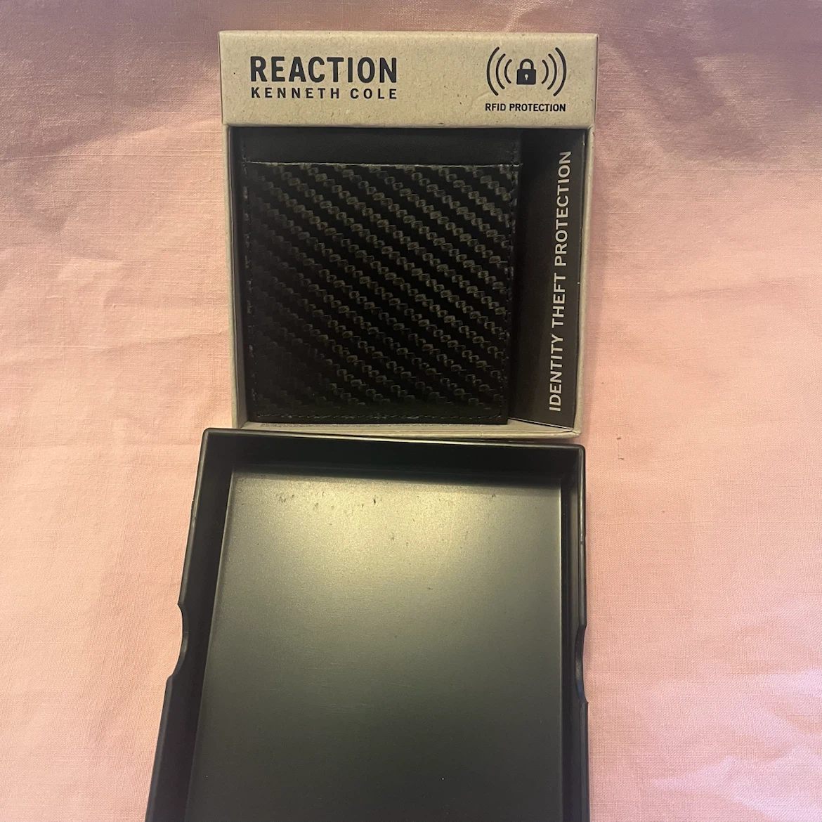 Kenneth Cole Reaction RFID Blocking Slimfold Wallet