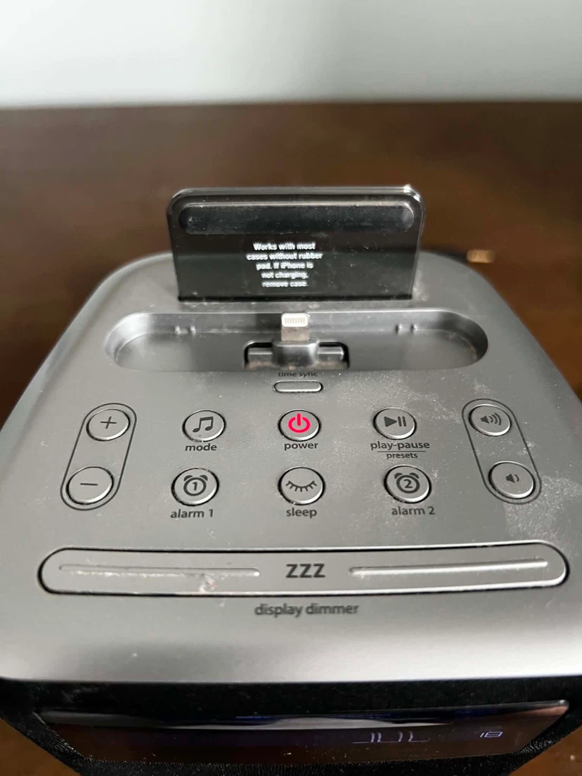 iHome Alarm Clock Speaker Dock - photo 2