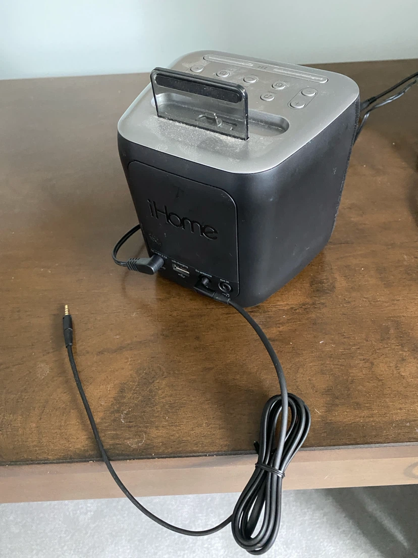 iHome Alarm Clock Speaker Dock - photo 3