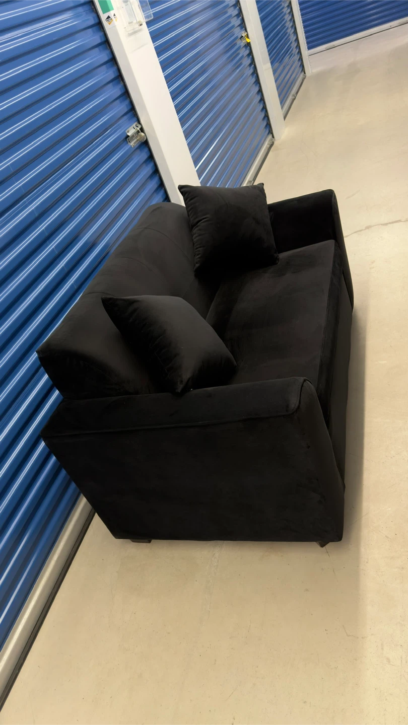 Velvet Loveseat with Pillows