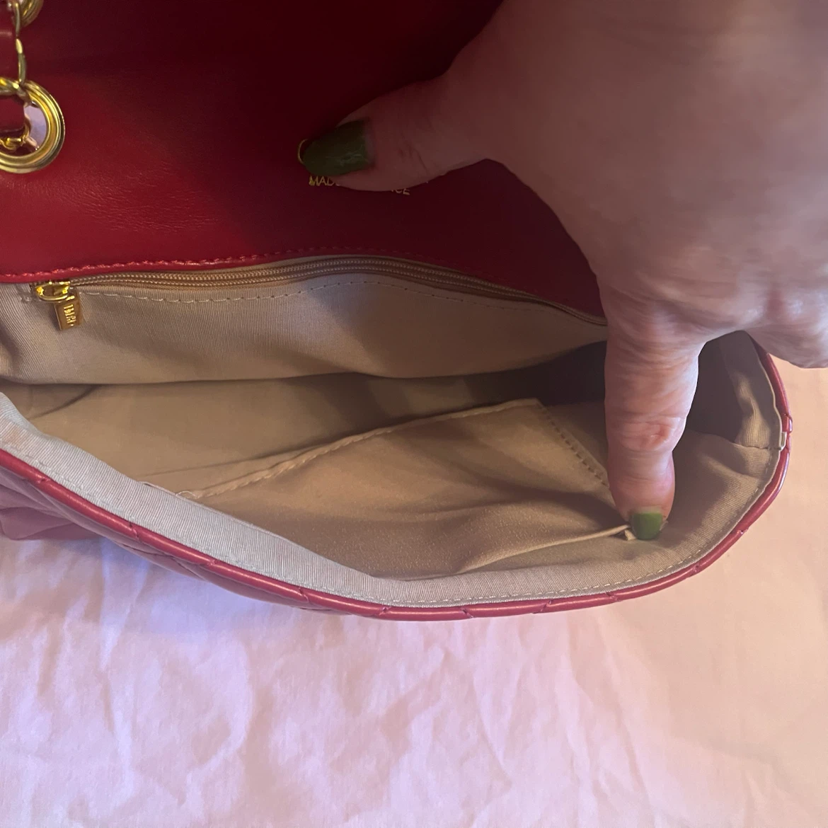 Red Quilted Flap Handbag with Gold Chain - photo 3