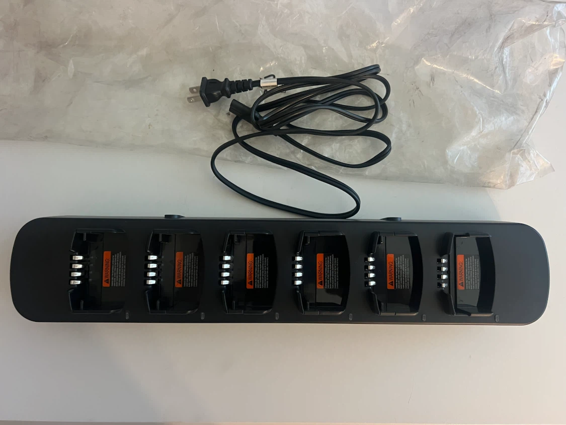 Motorola Multi-Unit Charger - photo 2