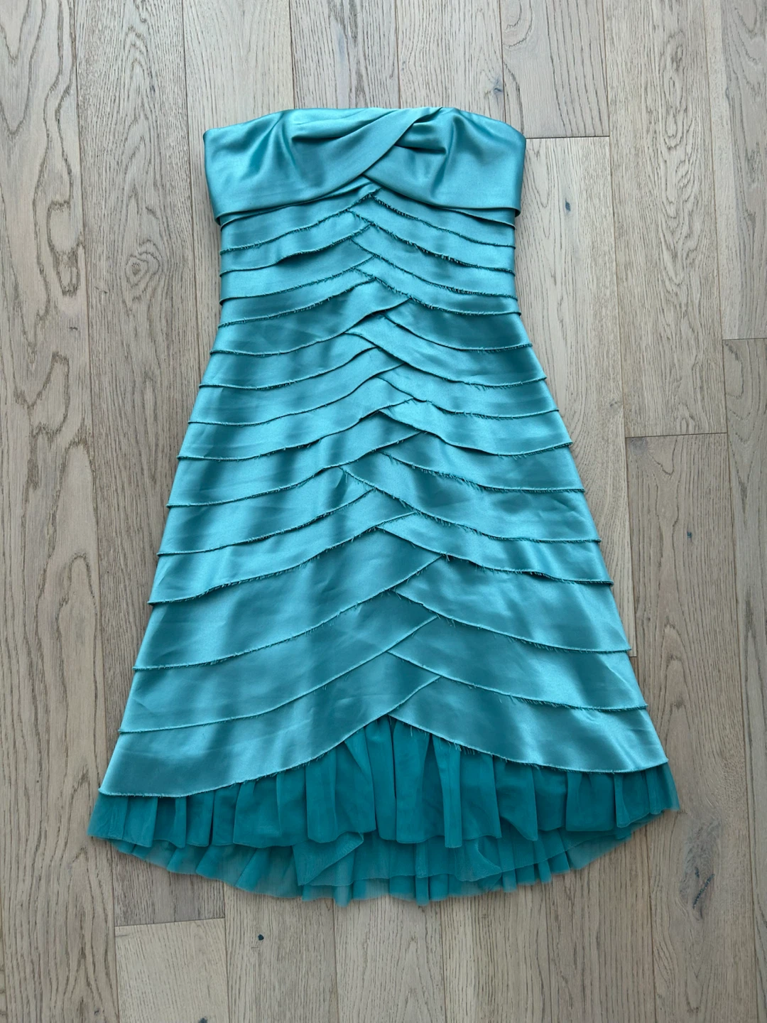 BCBGMAXAZRIA Teal Strapless Tiered Cocktail Dress Size 2